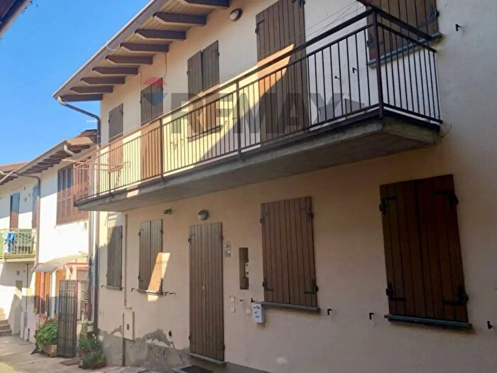 Appartamento trilocale in vendita in Via Riva, Viadanica