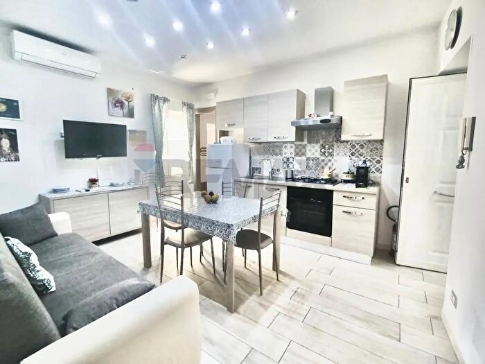 Appartamento bilocale in vendita in Via Vincenzo Mirabella, Siracusa