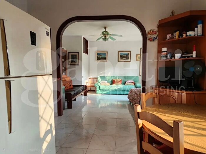 Appartamento trilocale in vendita in Via Roncon, Padova