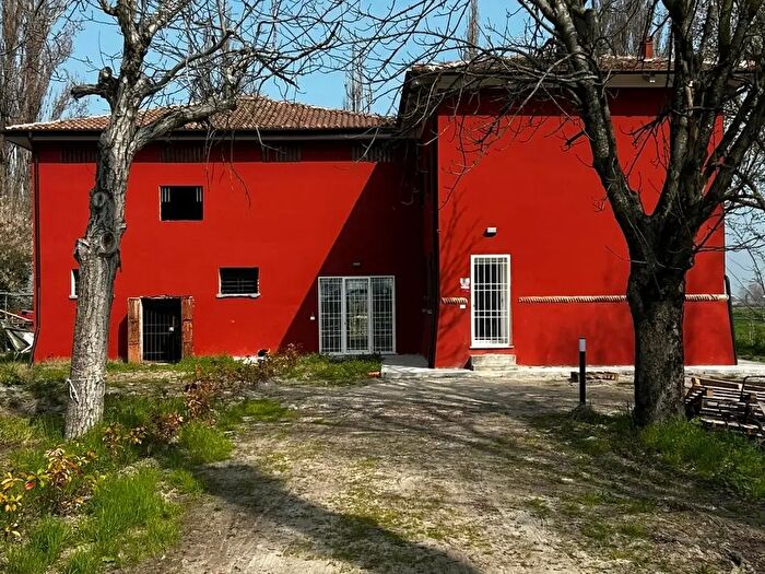 Casa con 6 locali in vendita in Via Bastiana, Castel San Pietro Terme