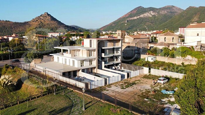 Appartamento trilocale in vendita in Via Mercato, Nocera Superiore