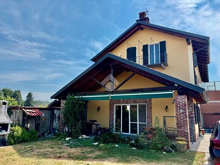 Casa con 5 locali in vendita in Via Napoleone III, Santena