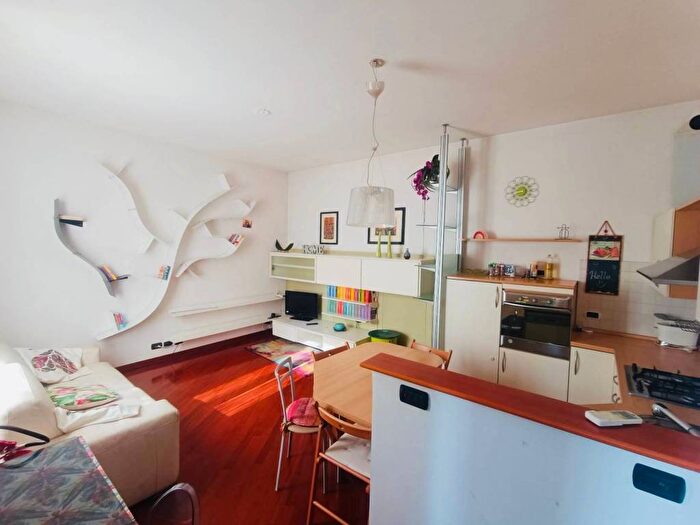 Appartamento bilocale in affitto in Via Melchiorre Gioia, Isola, Milano
