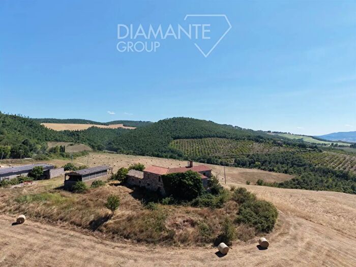 Casa con 20 locali in vendita in Acquapendente