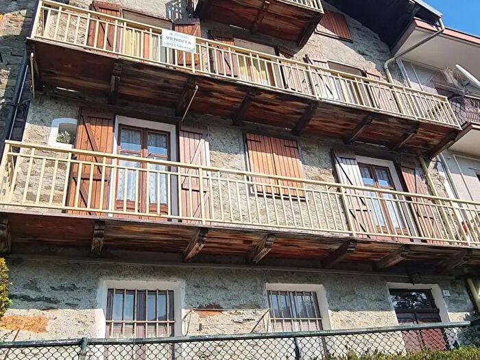 Casa con 8 locali in vendita in Via Masone, Ala Di Stura
