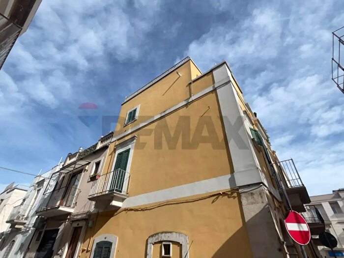 Appartamento con 5 locali in vendita in Santeramo In Colle