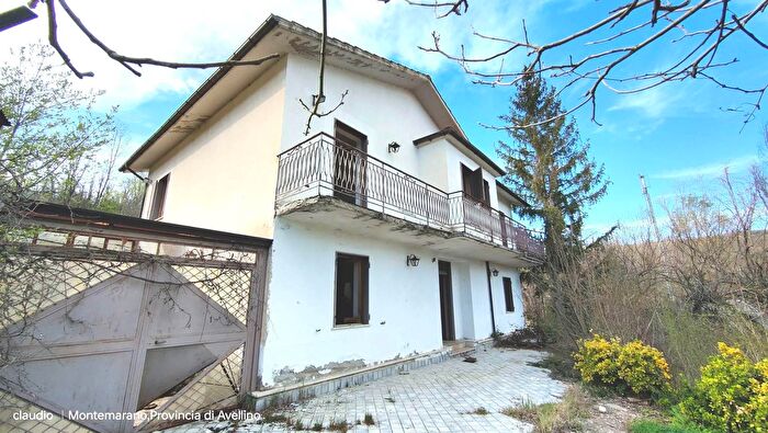 Casa quadrilocale in vendita in Castelvetere Sul Calore