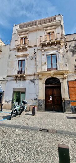 Appartamento quadrilocale in vendita in Via Vittorio Emanuele, Paterno