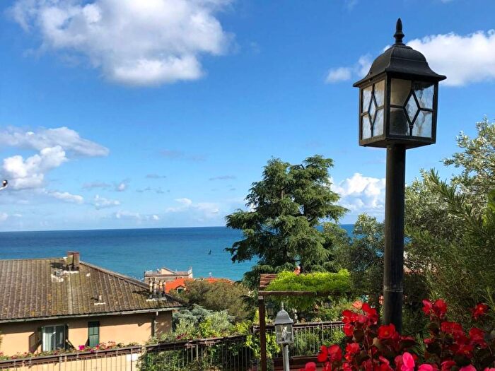 Appartamento quadrilocale in affitto in Via Argonauti, Centro, Varazze