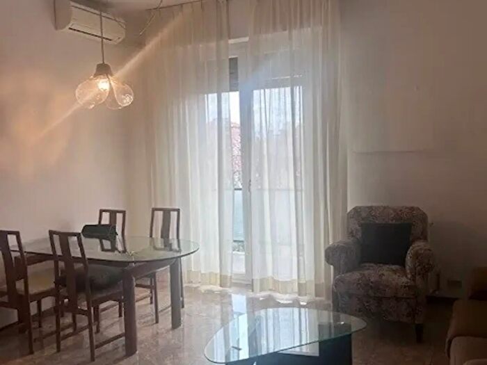 Appartamento trilocale in vendita in Via Lombardia, Bologna