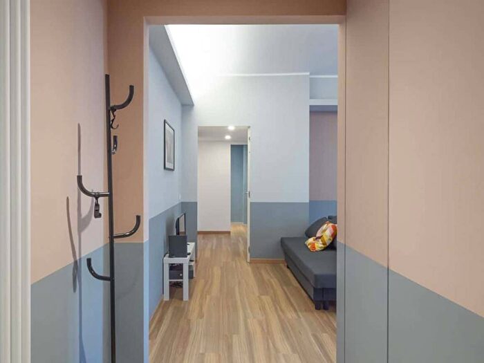 Appartamento trilocale in affitto in Via Val di Sole, Vigentino Fatima, Milano