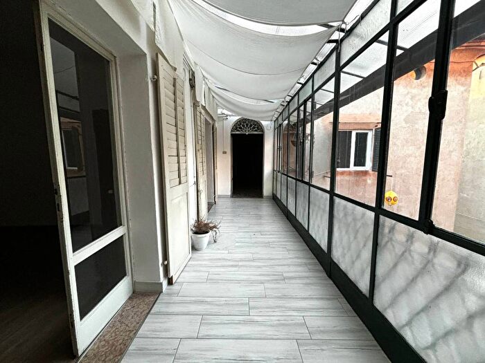 Appartamento quadrilocale in affitto in Via Cappello, Centro Storico, Verona