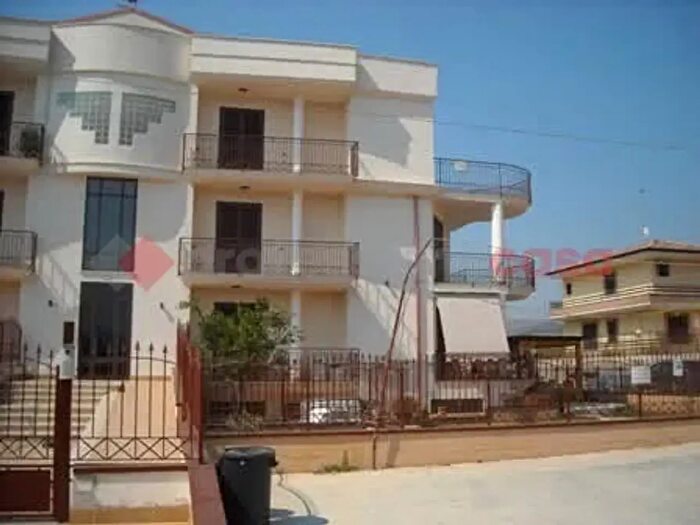 Appartamento trilocale in vendita in Via Tutuni, Vitulazio