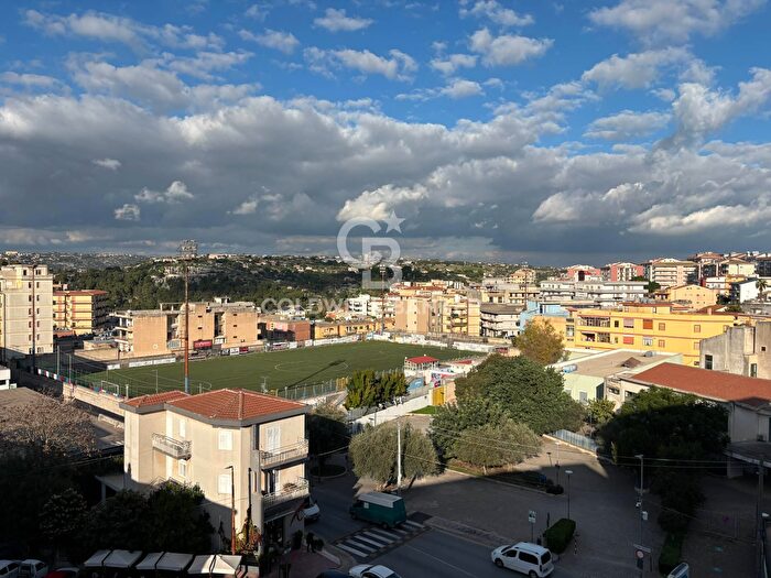 Appartamento con 7 locali in vendita in Viale Oleandri, Modica