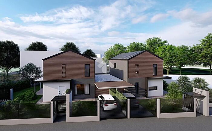 Casa quadrilocale in vendita in Via Colombo, Carate Brianza