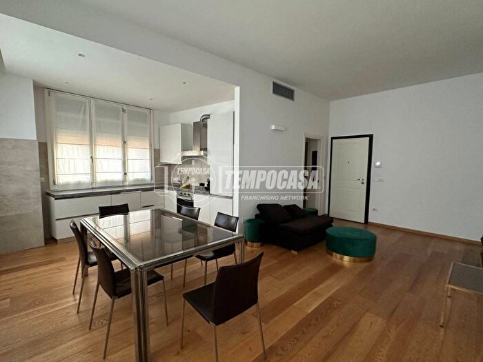 Appartamento quadrilocale in affitto in Santo Stefano, Bologna