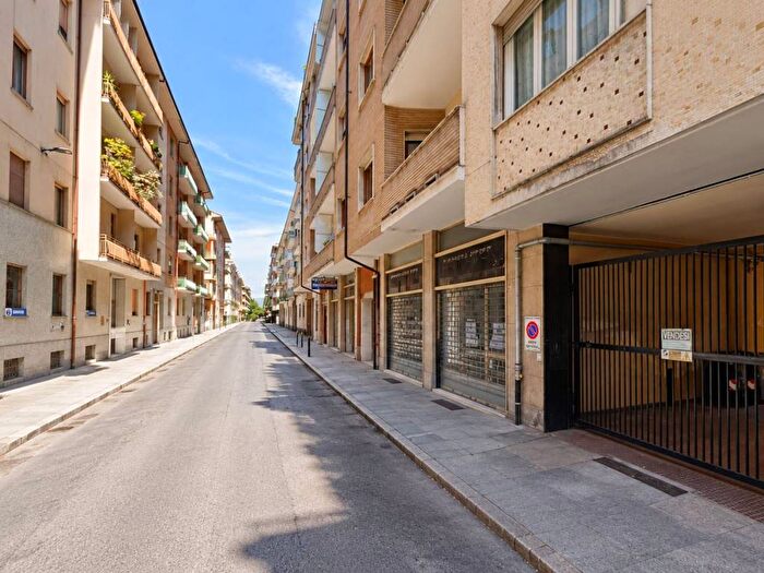 Appartamento quadrilocale in affitto in Via Giovanni Schiaparelli, Centro, Cuneo