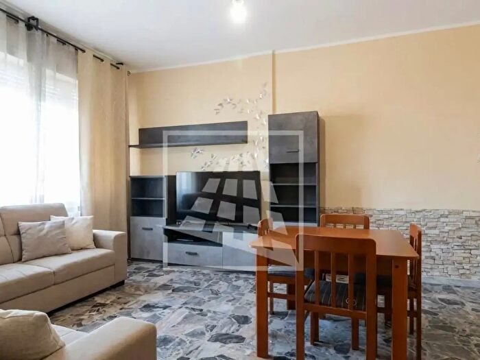 Appartamento trilocale in vendita in Via Giuseppe Guicciardi, Reggio Emilia