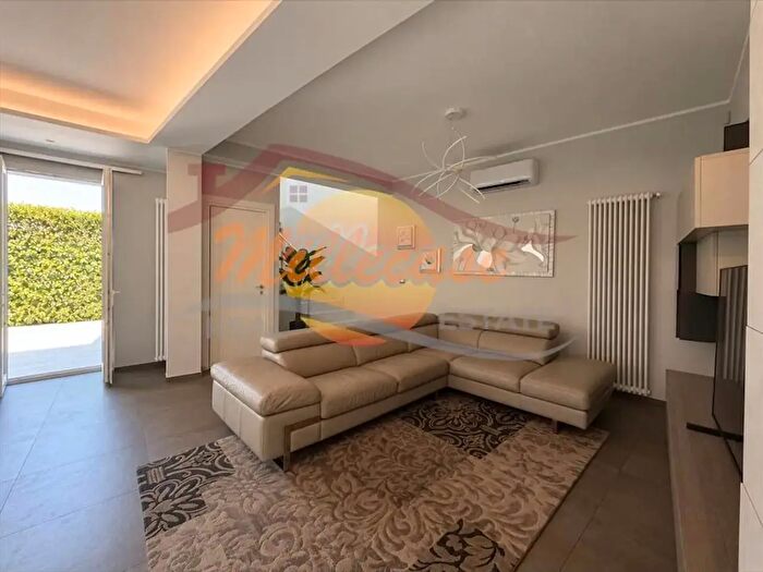 Casa con 7 locali in vendita in Viale Epipoli, Siracusa