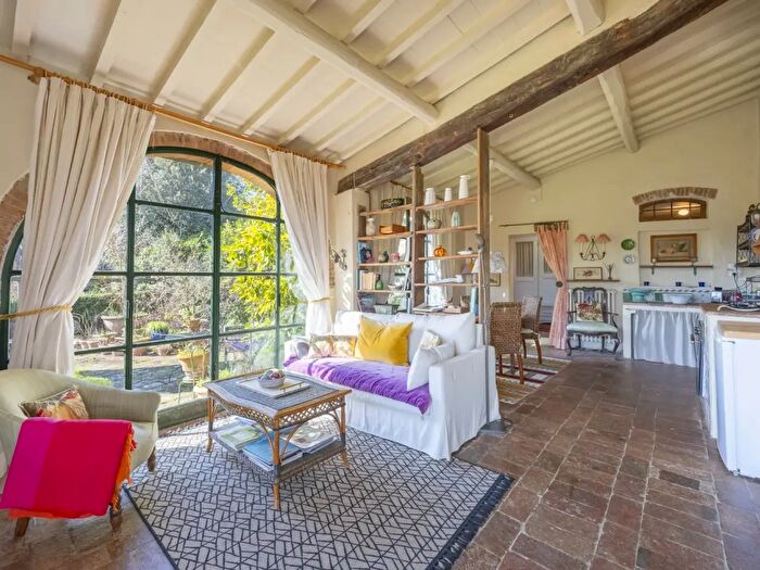 Casa con 12 locali in vendita in Greve In Chianti