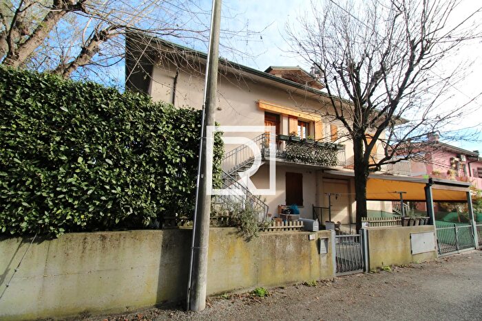 Casa trilocale in vendita in Via Tagliamento Russi, Russi