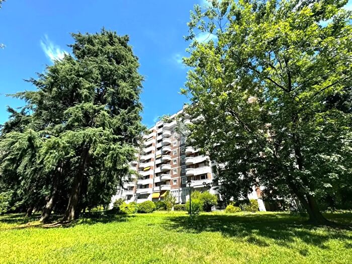 Appartamento quadrilocale in vendita in Via Sapri, Milano