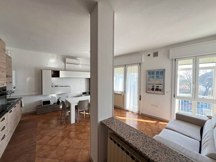 Appartamento trilocale in affitto in Viale San Marco, Sottomarina, Chioggia