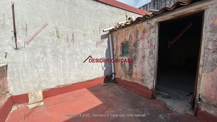 Casa con 7 locali in vendita in Via Dante Carini, Carini