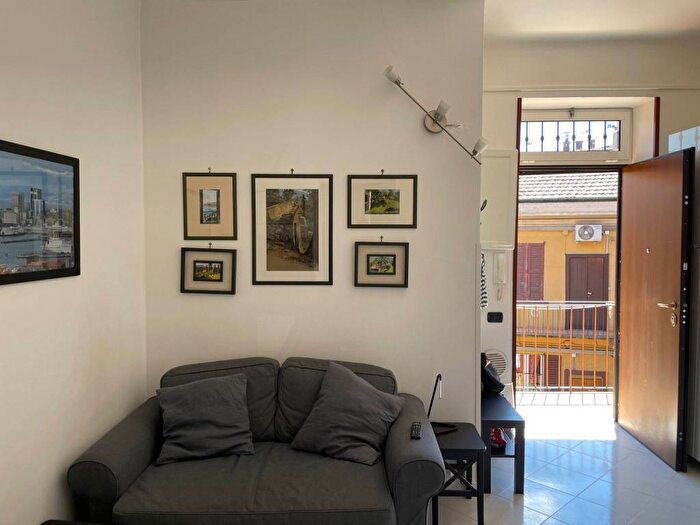 Appartamento bilocale in affitto in Via Luigi Porro Lambertenghi, Isola, Milano