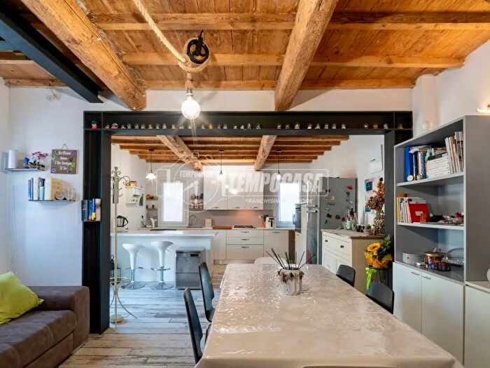 Appartamento trilocale in vendita in Via Vecchio Reno, Ferrara