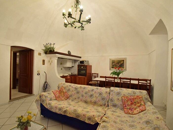 Appartamento trilocale in affitto in via cavour, Centro, Loano