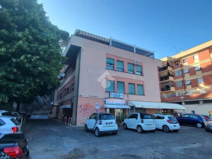 Appartamento trilocale in vendita in Velletri