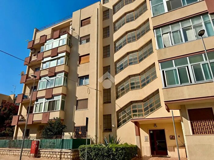 Appartamento quadrilocale in vendita in Via Emanuele Carnevale, Palermo