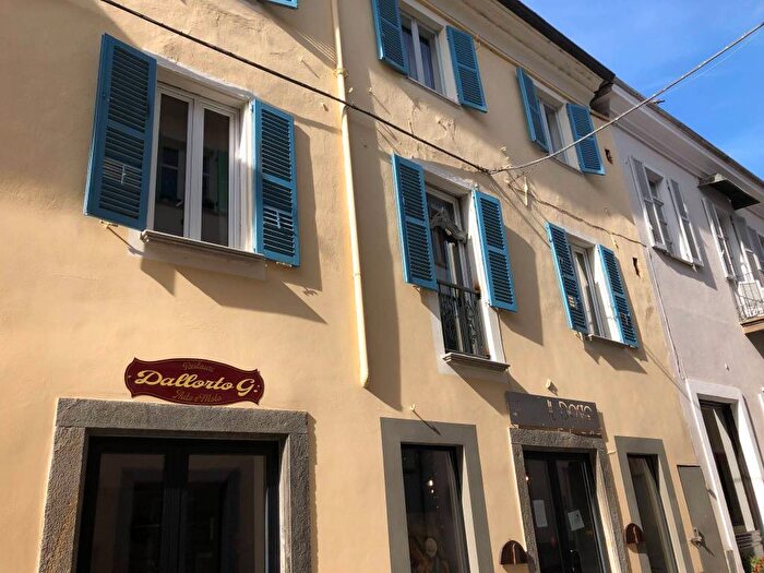 Appartamento trilocale in affitto in Via Guglielmo Moffa di Lisio, Centro, Bra