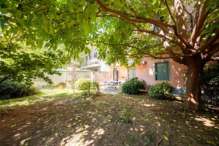 Casa con 10 locali in vendita in Via Generale Giuseppe Perotti, Grugliasco