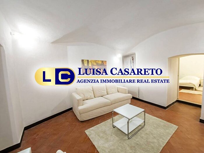 Appartamento con 6 locali in affitto in Via Benedetto Cairoli, Maddalena, Genova
