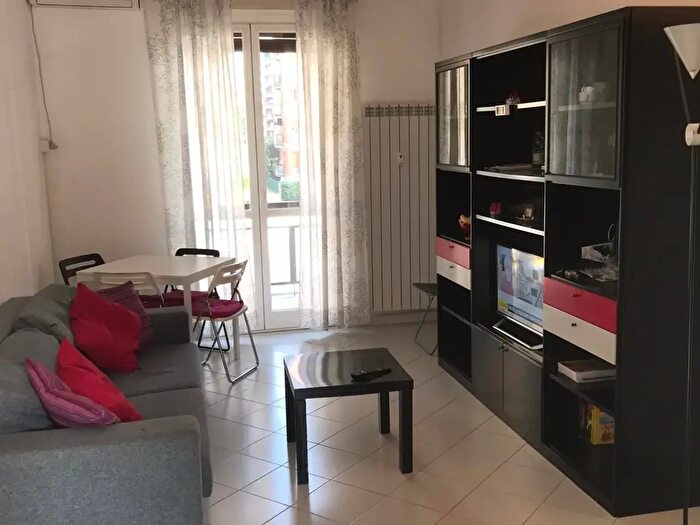Appartamento bilocale in affitto in Via dei Tulipani, Milano
