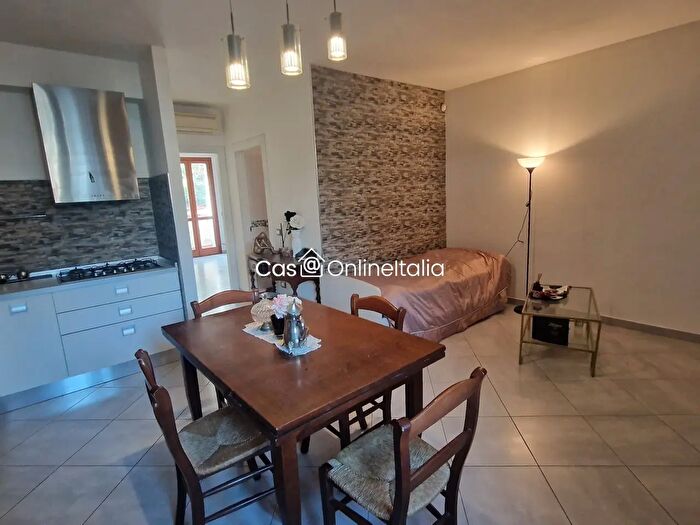 Appartamento trilocale in vendita in Via del Poggiolo Figline Prato, Prato