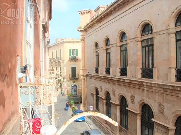 Appartamento trilocale in vendita in Siracusa
