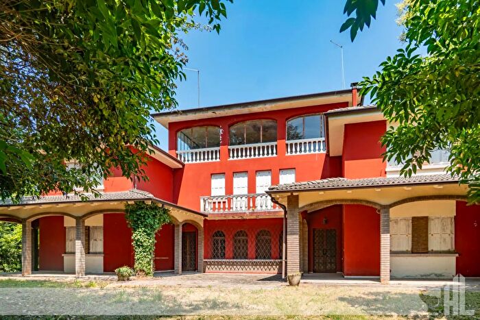 Casa con 14 locali in vendita in Villorba