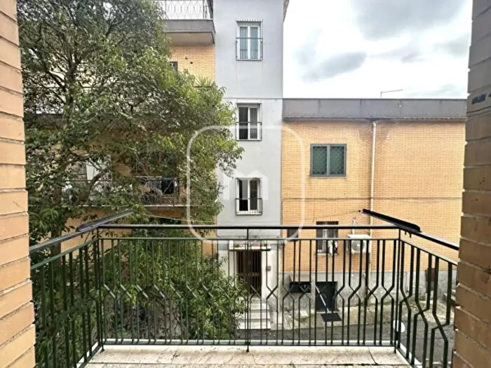 Appartamento trilocale in vendita in Via Trecastagni, Roma