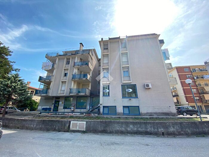 Appartamento trilocale in vendita in Via RSanzio, Venafro