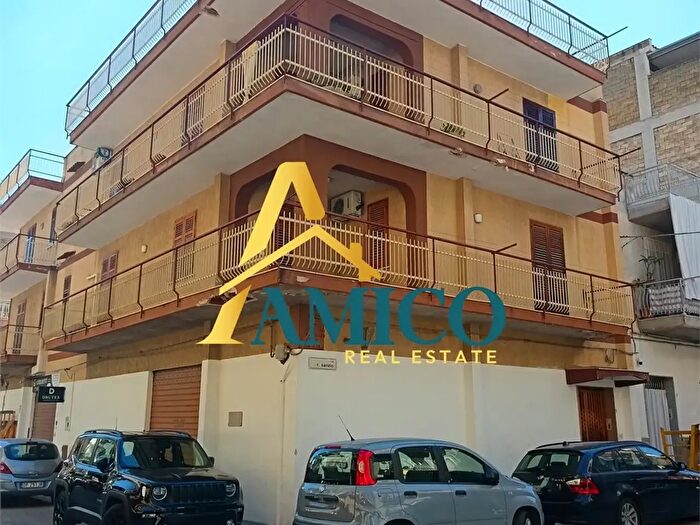 Appartamento con 7 locali in vendita in Via Raffaello Sanzio, Bagheria