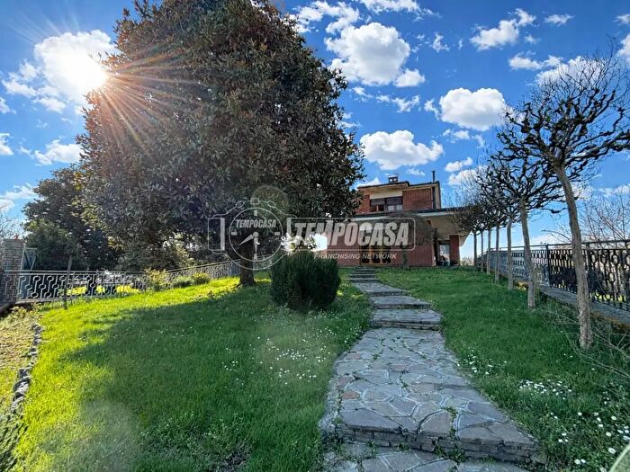 Casa con 7 locali in vendita in Via Livorno, Cigliano