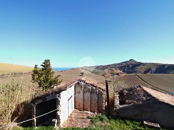 Casa quadrilocale in vendita in Contrada Camerino, Pineto