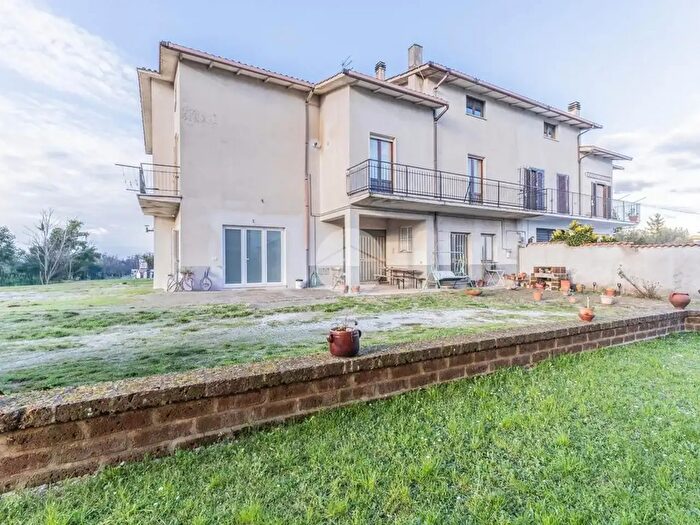 Casa con 6 locali in vendita in Via Fabrica di Roma, Corchiano