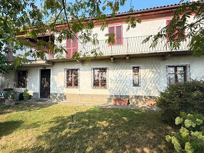 Casa con 6 locali in vendita in Località Vallarone, Asti