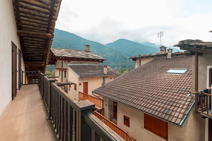 Casa trilocale in vendita in Borgata Rore, Sampeyre