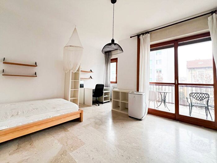 Appartamento quadrilocale in affitto in Via Pavia, Ascanio Sforza, Milano