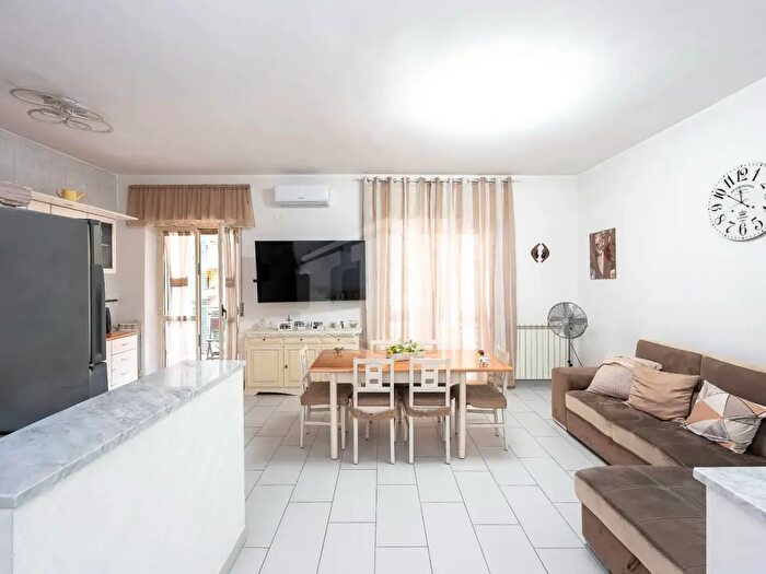 Appartamento quadrilocale in vendita in Via Privata Antonio Imperatore, Napoli
